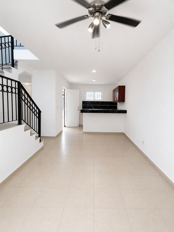 2 habitaciones 1.5 baños Casa 3