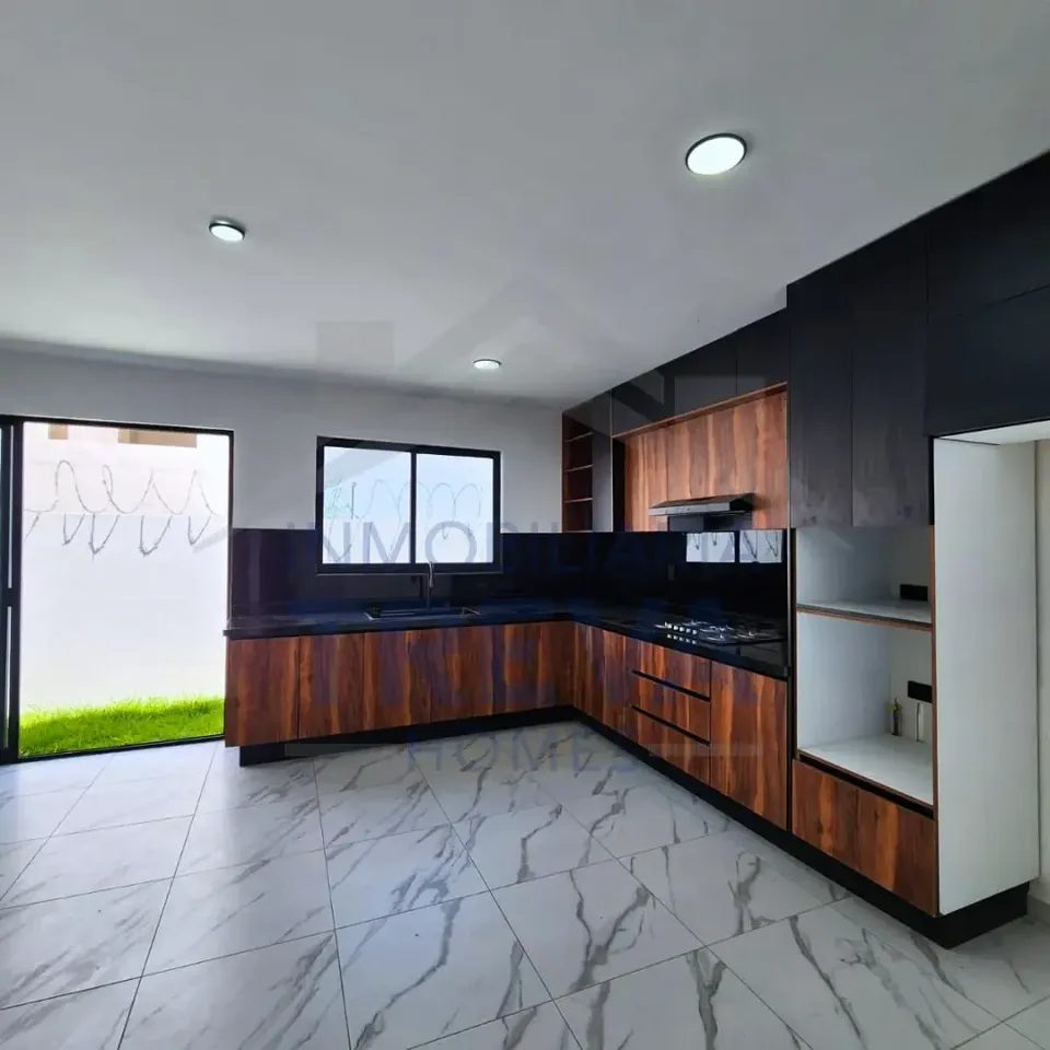 3 habitaciones 2.5 baños Casa 3