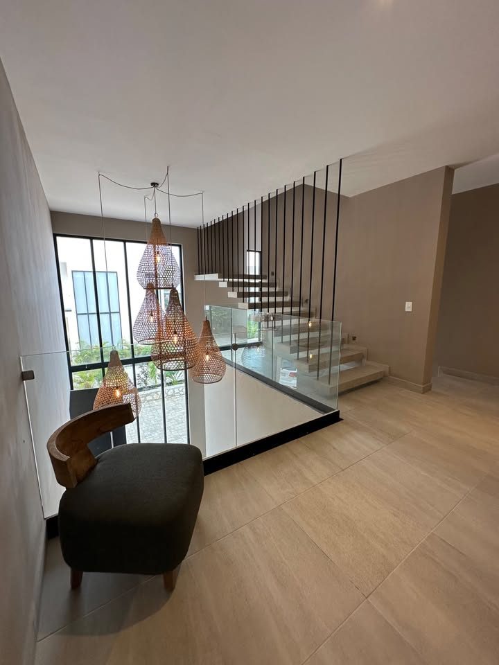 4 habitaciones 3.5 baños Casa 2