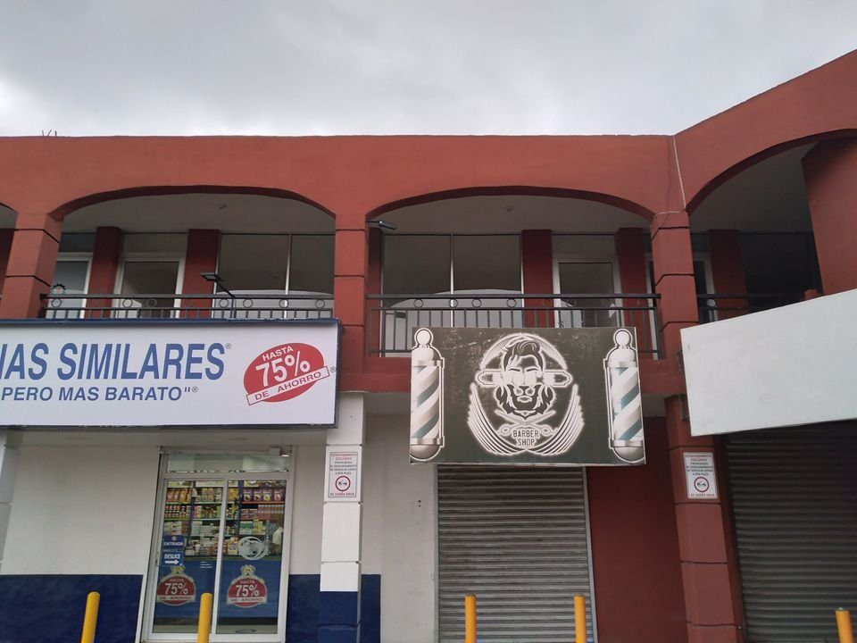 Local En Renta En Plaza Comercial Av. Ruiz Cortines Con Naranjo 65.54 Mts. 2