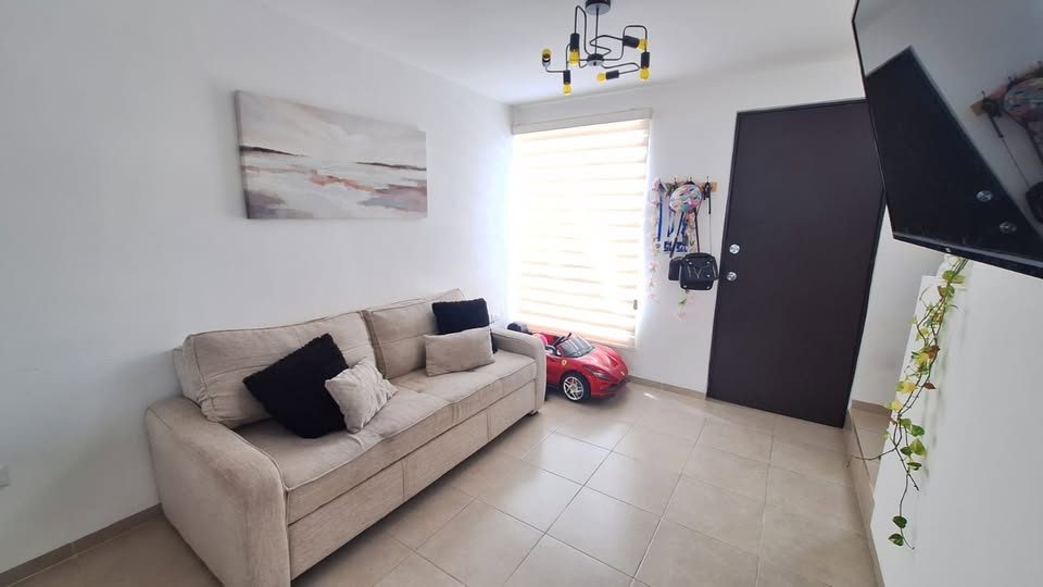 2 habitaciones 1.5 baños Casa 3