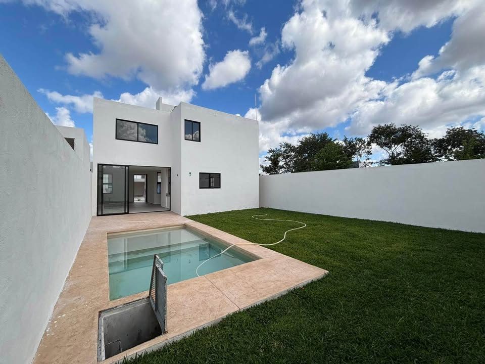 🔴HERMOSA CASA EN VENTA CON EXCELENTE UBICACIÓN EN UNA EXCLUSIVA PRIVADA EN EL NORTE DE MERIDA YUCAT 2