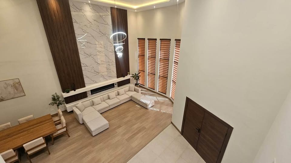 4 Beds 4 Baths - House 2