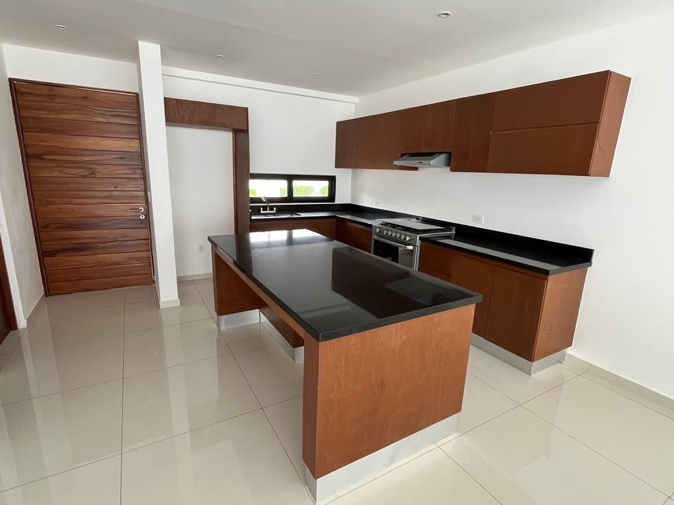 4 habitaciones 3.5 baños Casa 2