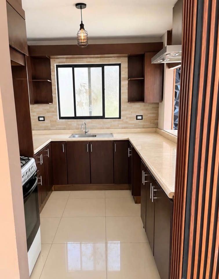 3 Beds 2.5 Baths - House 2