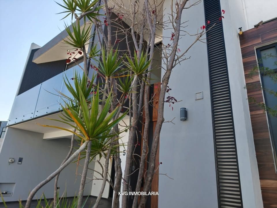 Casa en venta · 3 rec · 179 m² · Lomas de Angelópolis 3