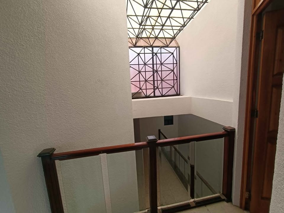 6 habitaciones 4 baños - Casa 2
