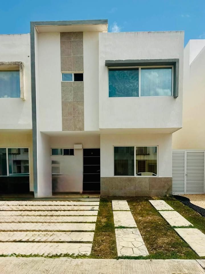 3 habitaciones 2.5 baños Casa 3