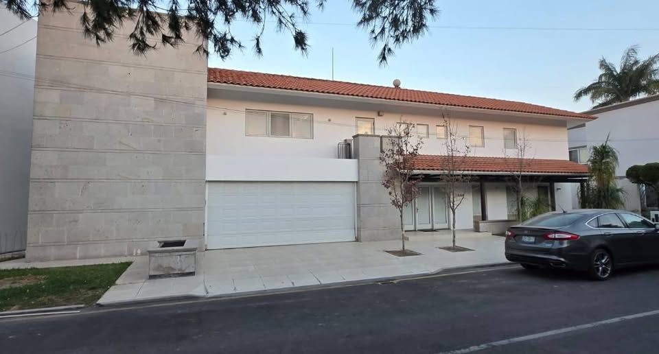 FRACC CAMPESTRE CELAYA HERMOSA RESIDENCIA EN VENTA 3