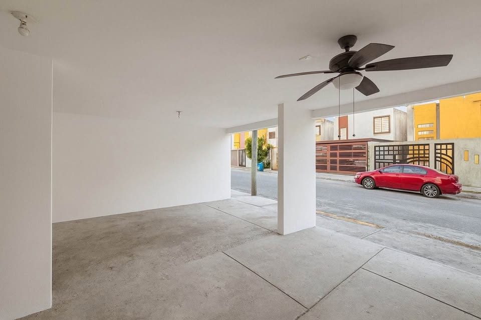 2 Beds 1.5 Baths - House 2