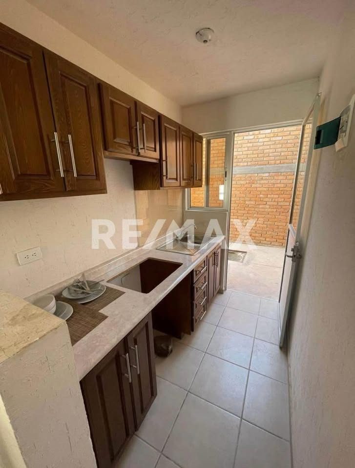 2 habitaciones 1 baño Casa 2