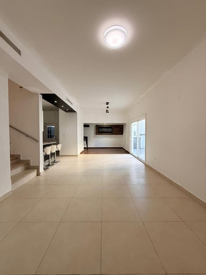 3 habitaciones 2.5 baños Casa 2
