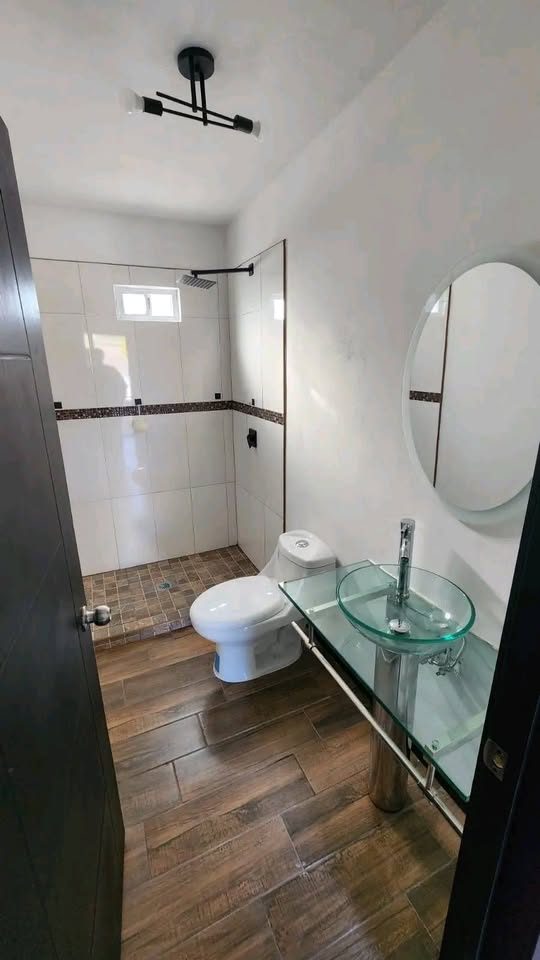 HERMOSA CASA EN VENTA!!! 🏠
(No creditos)
Oportunidad unica 798,000pesos
 
🚪 Hermosas puertas de se 3