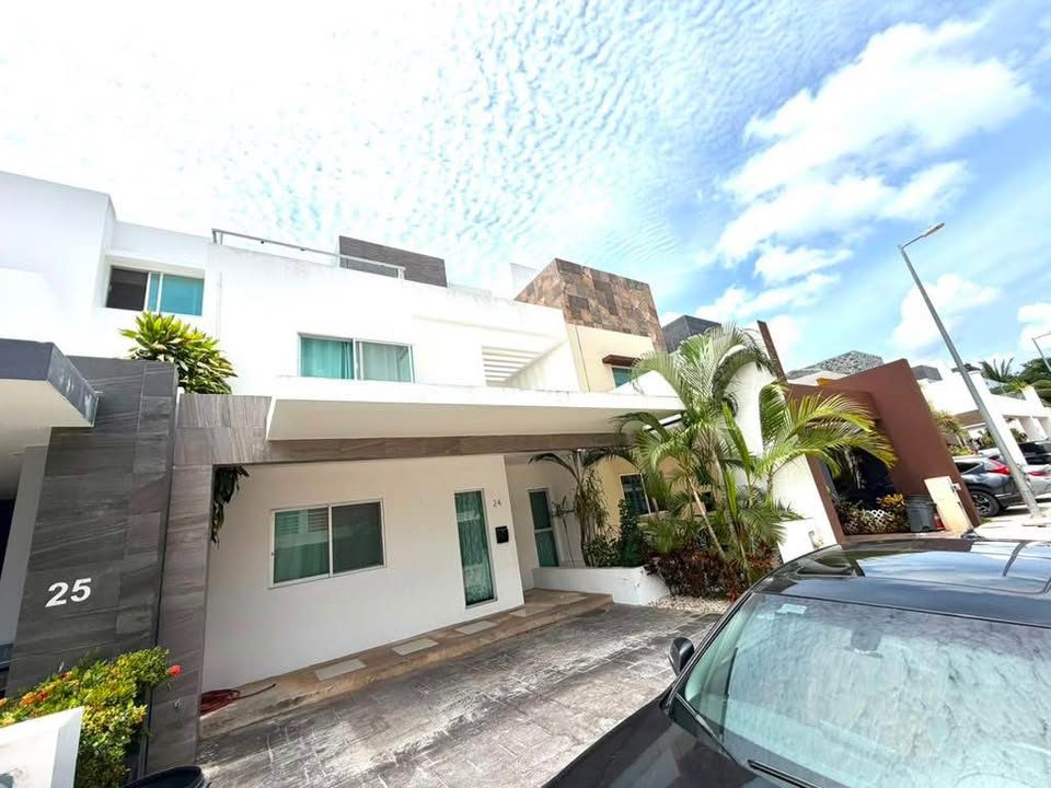 4 Beds 4 Baths - Townhouse 2