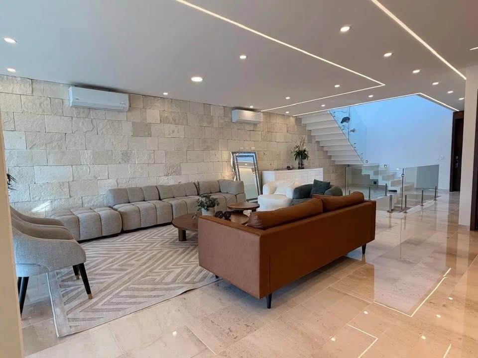 4 Beds 6 Baths House 3