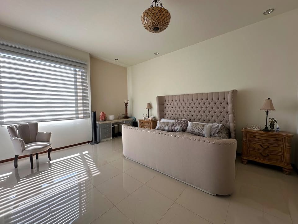 3 habitaciones 2.5 baños Casa 2