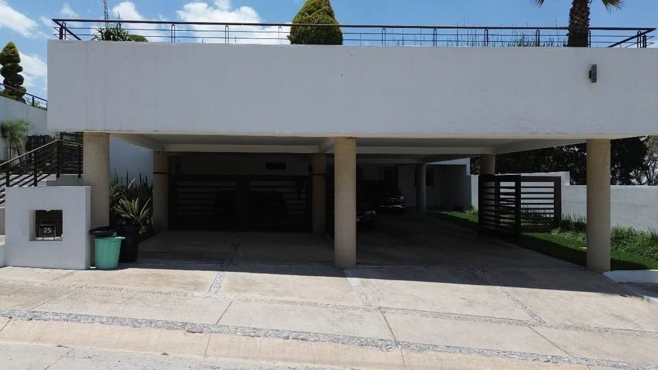3 habitaciones 4 baños Casa 2