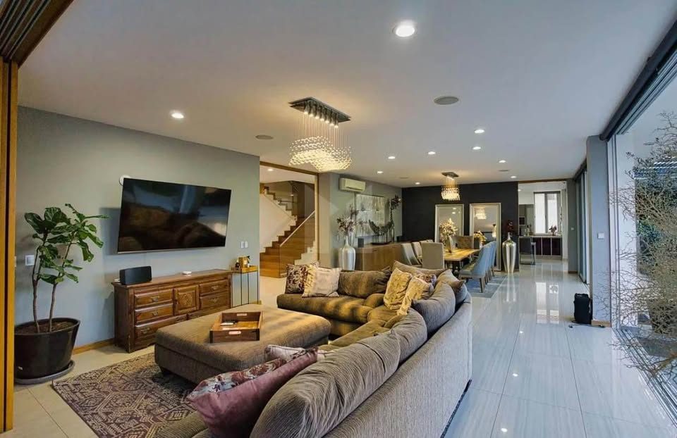 4 Beds 4 Baths - House 2