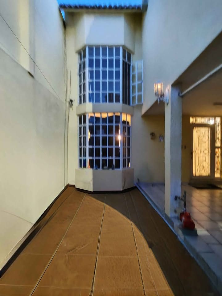 Casa en renta · 3 rec · 230 m² · León 2
