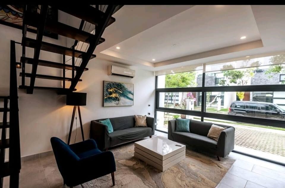 3 habitaciones 2.5 baños Casa 2