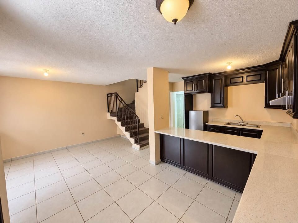 4 habitaciones 3,5 baños - Casa 2