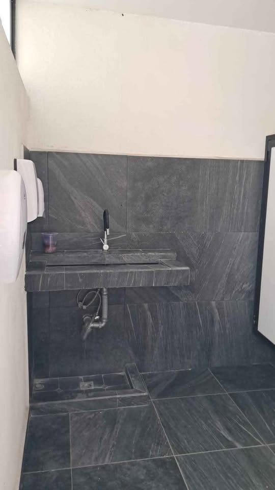 Monoambiente 4 baños - Casa 2
