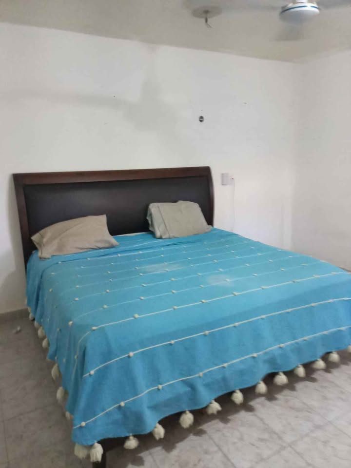 Se renta recamara dentro de una privada en Marsella 3 en privada con alberca,wifi,ac .. estacionamie 2