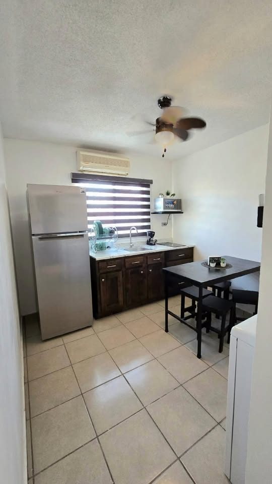 2 Beds 1 Bath Apartment 2
