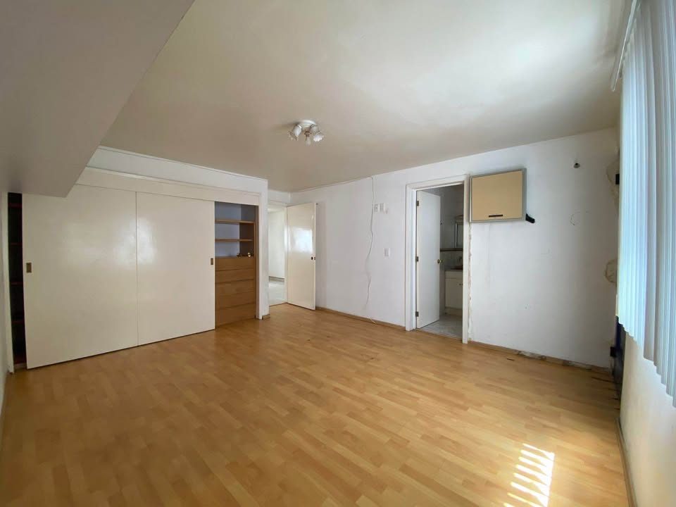 2 Beds 4 Baths - House 2