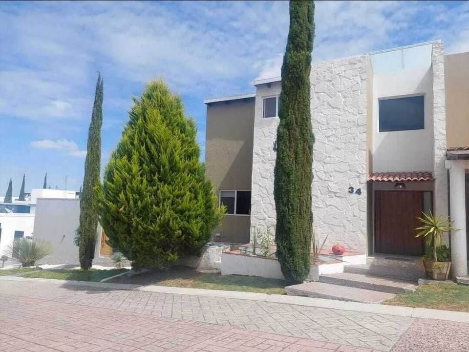4 Beds 4.5 Baths - House 2