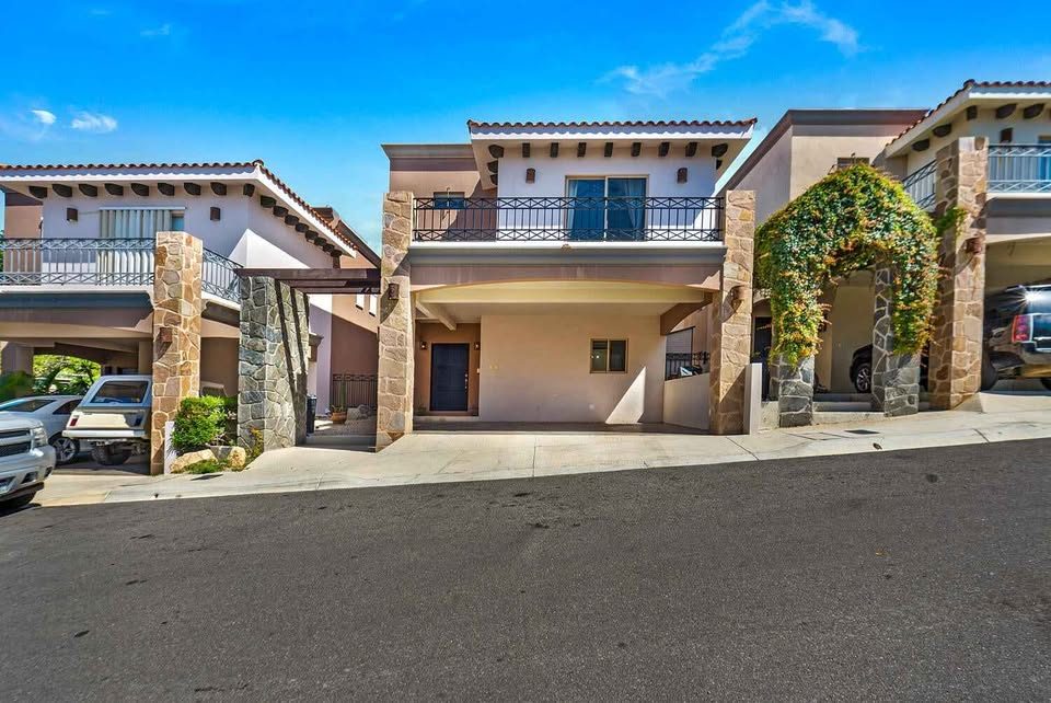3 Beds 2.5 Baths - House 2