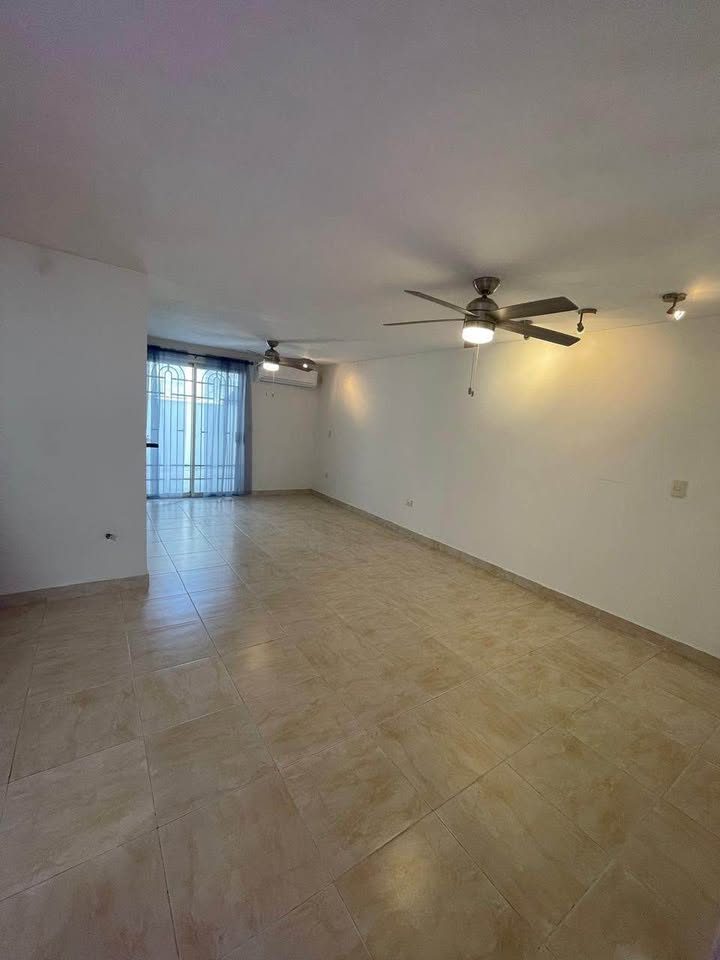 Casa en Renta en Pedregal de Cumbres en Monterrey 3