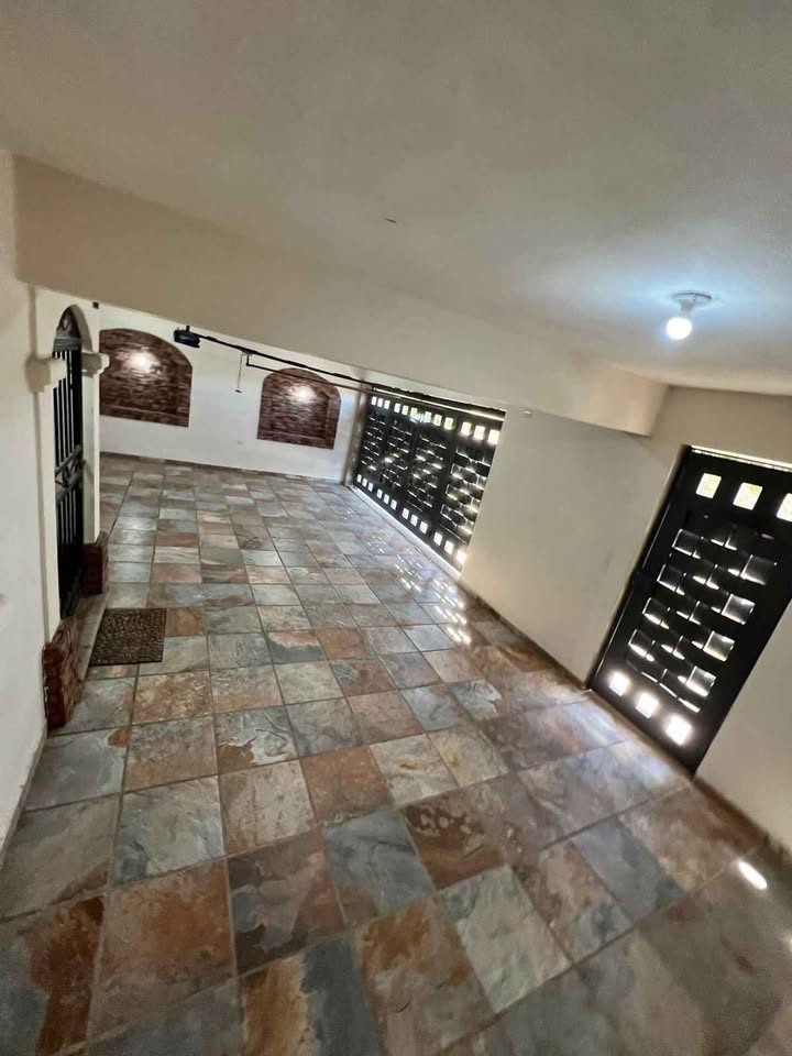 7 habitaciones 4 baños - Casa 2