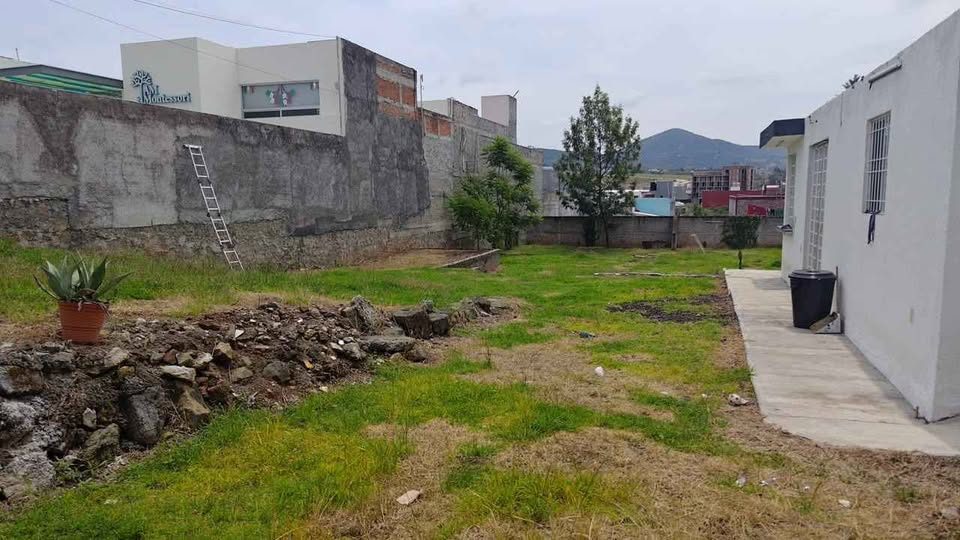 Terreno sobre Av. Juan Pablo Segundo Altozano 3