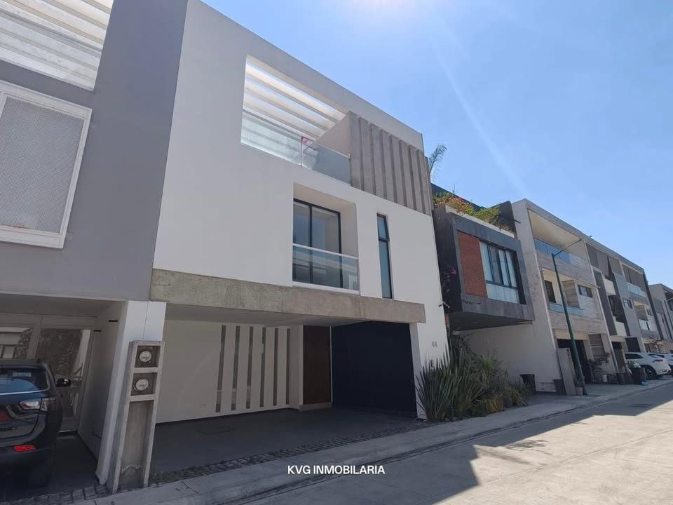 3 habitaciones 4 baños Casa 2