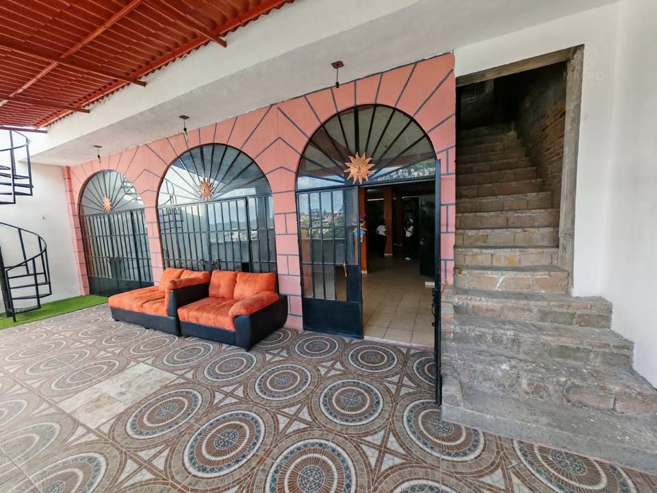 6 habitaciones 4 baños Casa 2