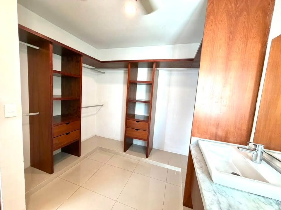 3 habitaciones 3.5 baños Casa 2