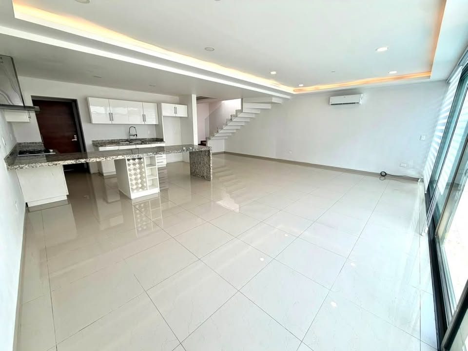 3 habitaciones 3.5 baños Casa 3