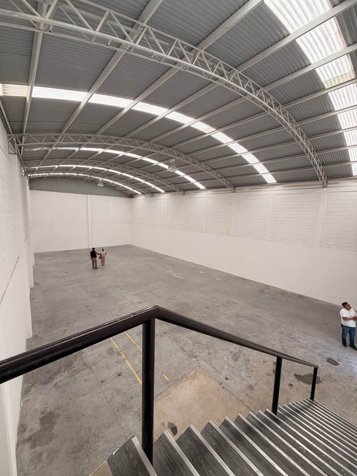 Bodega en renta · 450 m² · León 3