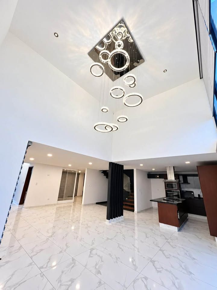 4 habitaciones 6 baños - Casa 2