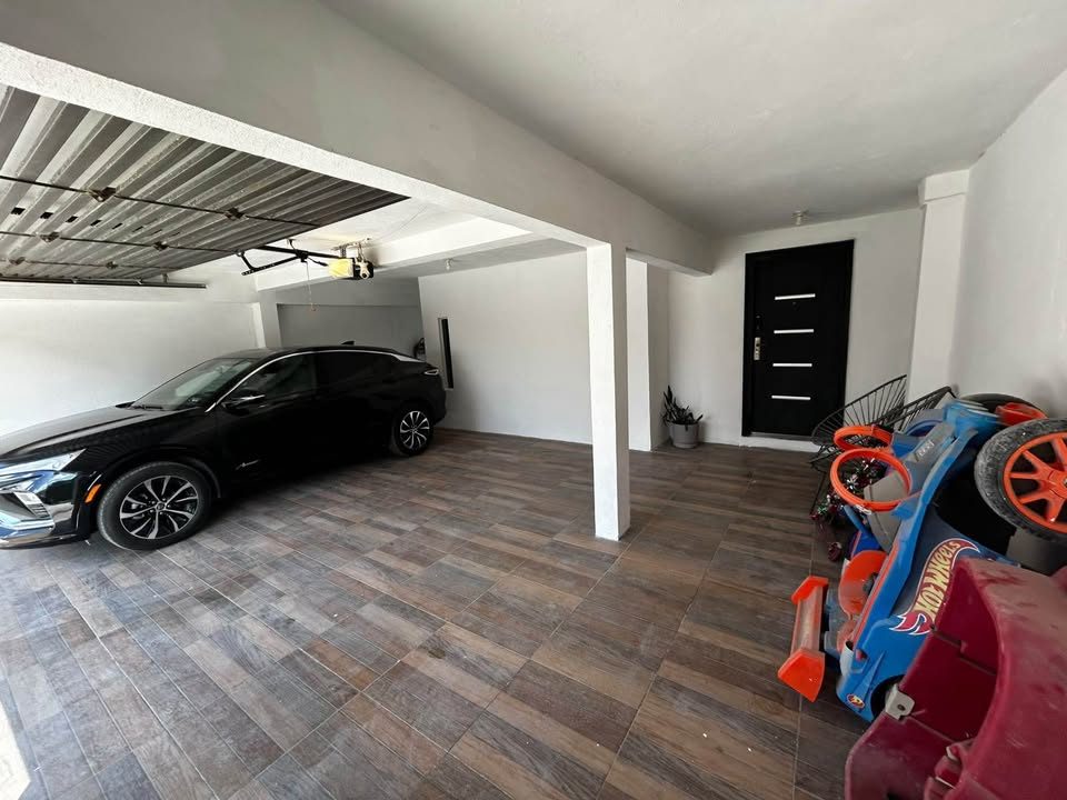 Vendo casa con Alberca moderna en Fracc .Satelite 2