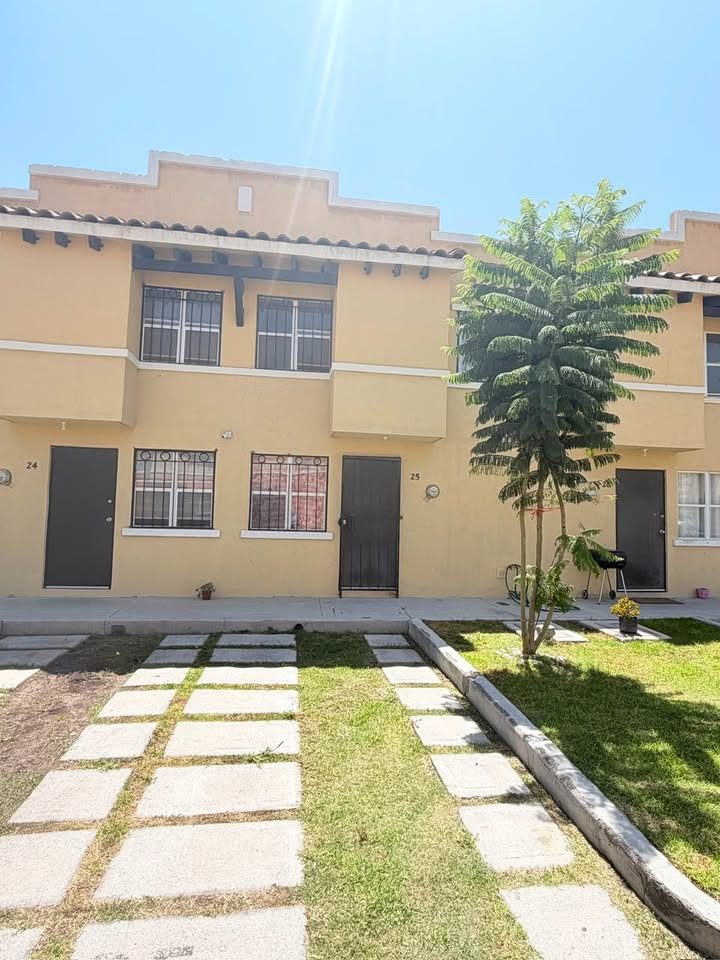 2 habitaciones 1.5 baños Casa 3