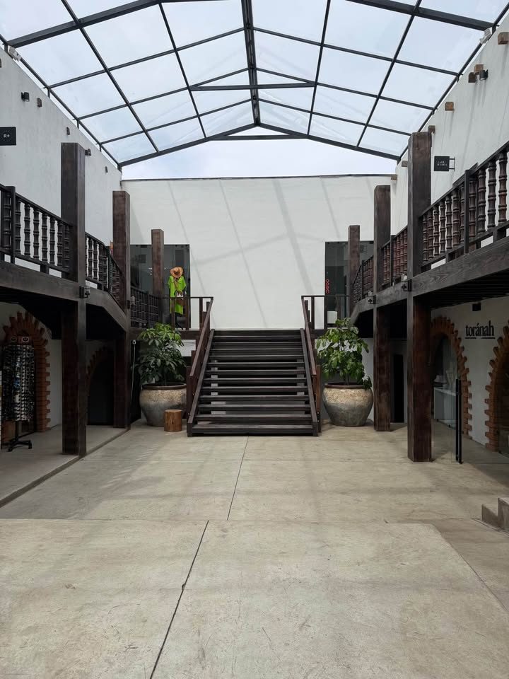 LOCAL EN RENTA 
📍Plaza Antero, Calle Primera, Ensenada, B.C 

Precio: $450 Dólares 2