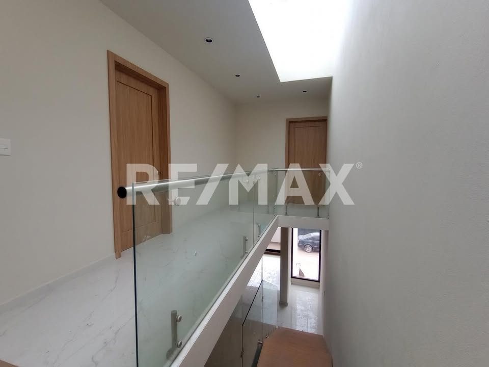 2 habitaciones 2.5 baños Casa 3