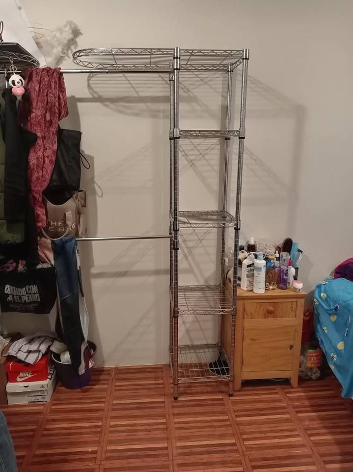 Renta de cama en habitación compartida, solo Mujer.
Cerca de zona de Hospitales, en Tlalpan. 3