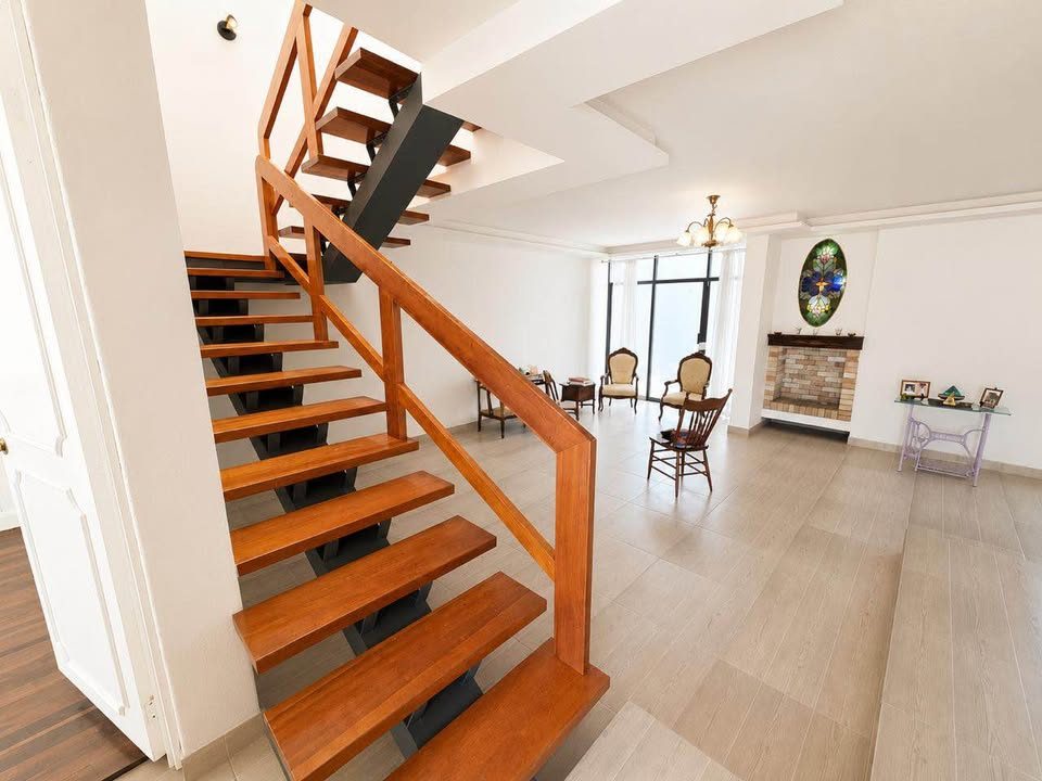 4 Beds 3 Baths - House 2