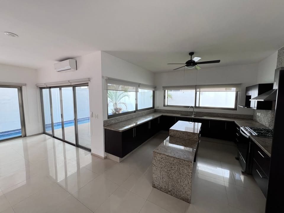 3 habitaciones 5 baños Casa 3