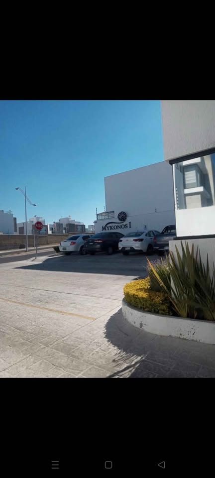 Linda casa en renta en Juriquilla 3
