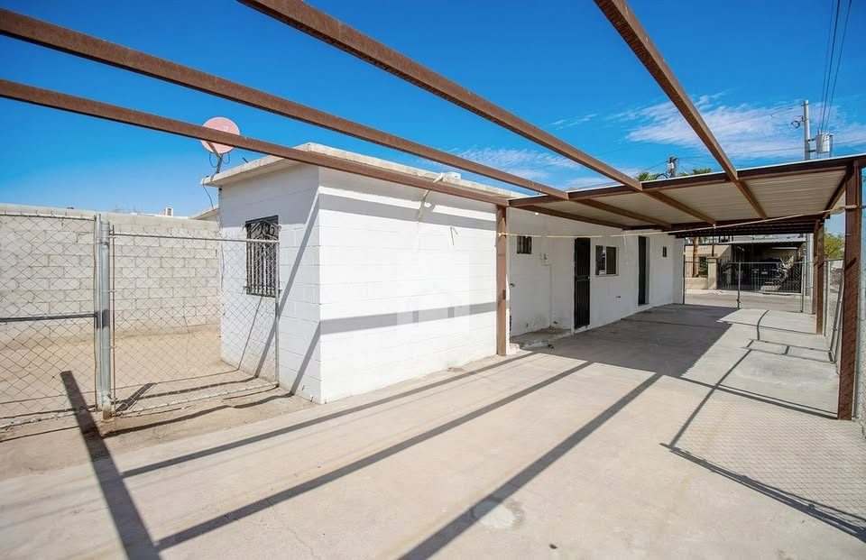 🏡 CASA EN ESQUINA CON TERRENO EXCEDENTE | LAS LOMAS 2