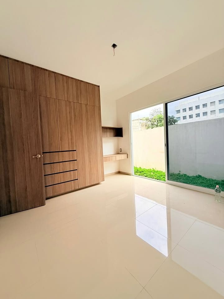 2 habitaciones 3 baños Casa 2